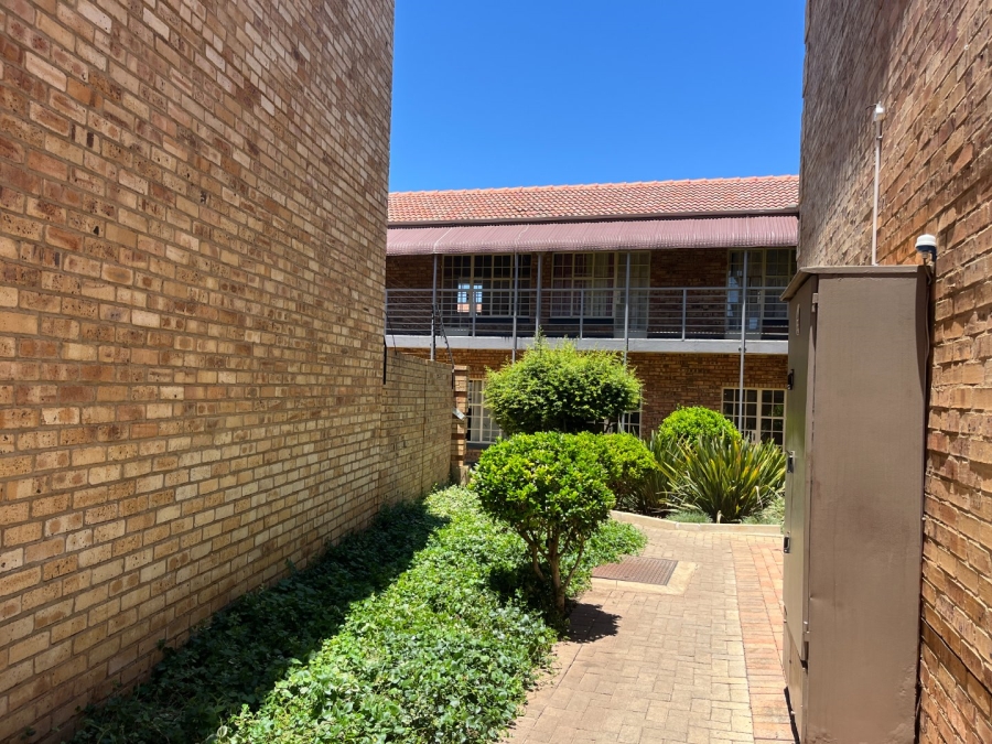 To Let 1 Bedroom Property for Rent in Dassie Rand North West